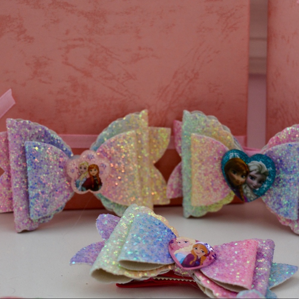 Elsa/Anna Sparkly Cute Clip Bow - Picture 6 of 8